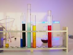 Chemia dla przemysłu – jakie surowce odpowiadają za jakość i efektywność procesów produkcyjnych?